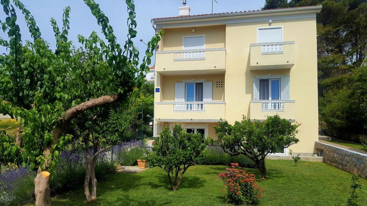 Apartments With A Parking Space Rab - 12383 Banjol Kültér fotó