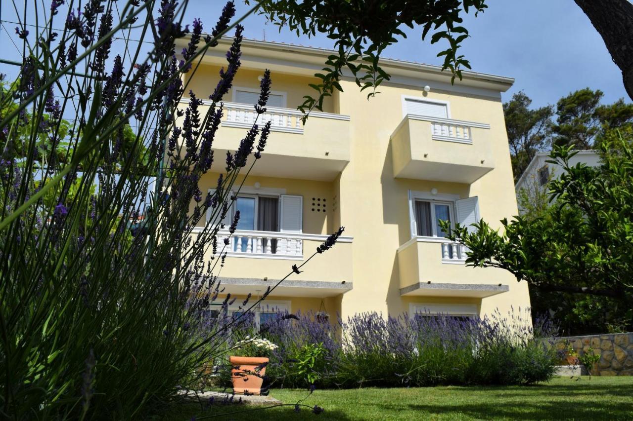 Apartments With A Parking Space Rab - 12383 Banjol Kültér fotó